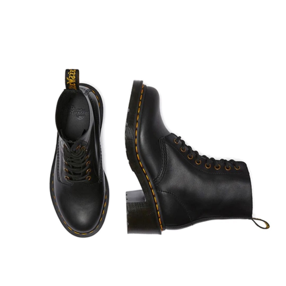 Pre Loved Dr.Martens. Style Clemency in Black size US 6